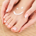 クリームの乗った足の甲