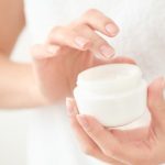 毛穴が開く原因