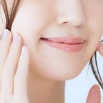 ほうれい線ができる原因と対処法は?年代別に解説!