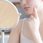 アクネ菌とニキビの関係って？アクネ菌がニキビを引き起こす仕組みと対策をご紹介